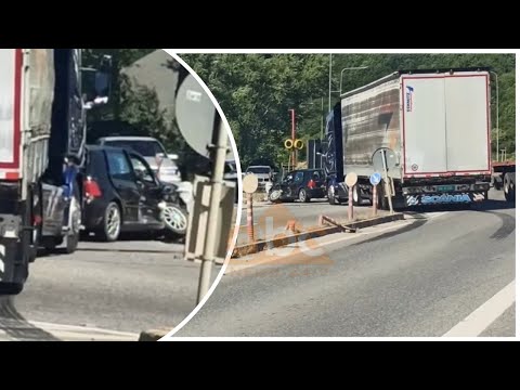 Kamioni perplaset me autoveturen, plagoset nje person, me urgjence drejt Traumes | ABC News Albania