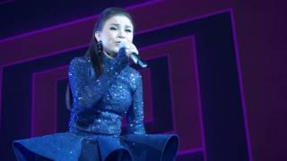 Download lagu Rossa - Ku Menunggu (Konser Rossa - The Journey Of 21 Dazzling Years) mp3