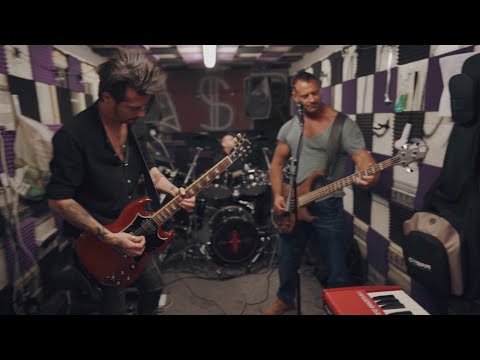 'SCREAMING ECHOES' Live recorded at the 'A State OF Romance'  Rehearsal room in Sheffield Dec 2021.