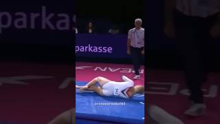 Essa atleta desmaiou depois de completar a apresentação…😥