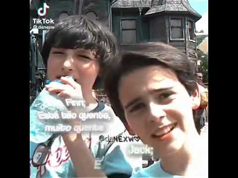 There so cuteeeee #horrormovie #notmine #it #pennywise #eddiekaspbrak #richietozier #richiexeddie