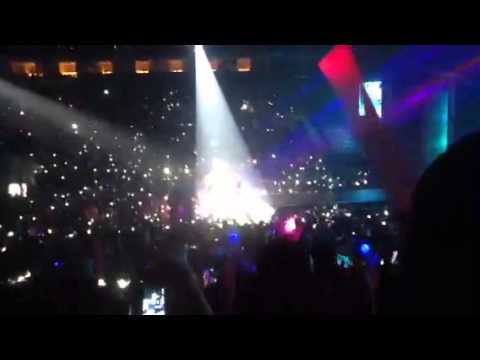 140517 : 2NE1 AON in Manila [FANCAM] WINNER performs "Go Up"
