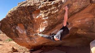 Video thumbnail of Linder's Roof, V9. Moe's Valley