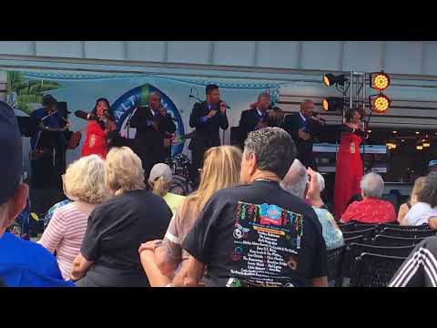 Motown Revue   Reach Out