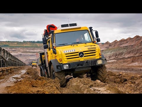 UNIMOG U 4000 and U 5000 - hochgeländegängiges Transport- und Transportfahrzeug