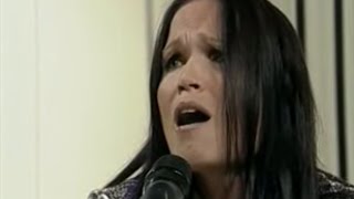 Tarja Turunen - I walk alone / The reign - (Piso CM 12/03/2009)