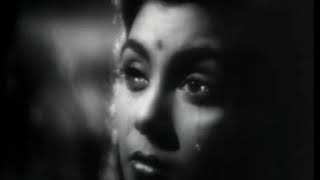 TUM NA JAANE KIS JAHAAN MEIN - LATA -SAHIR - YouTube
