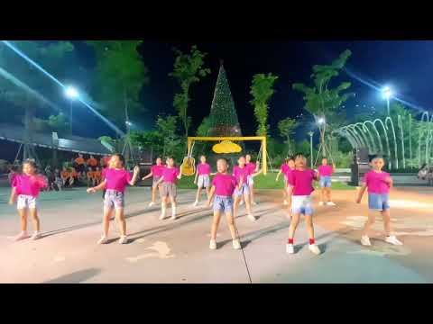 MONG NAN NAN / Zumba Kids - Dancing Queens