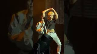 Download lagu [Fancam] Jun Shows Off His #Abs In A Crop Top mp3