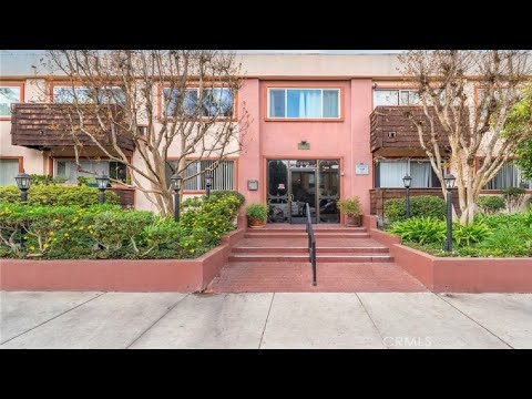 5349 Newcastle Avenue, Encino, CA Presented by Russell Realty Group.