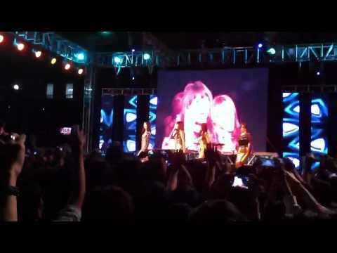 SISTAR performed "Ma Boy" in KU