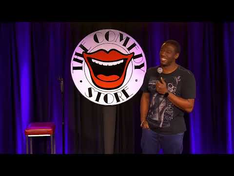 Nathan Caton (@NathanCatonComedian )Stand-Up Comedy: Audience Get The Giggles!