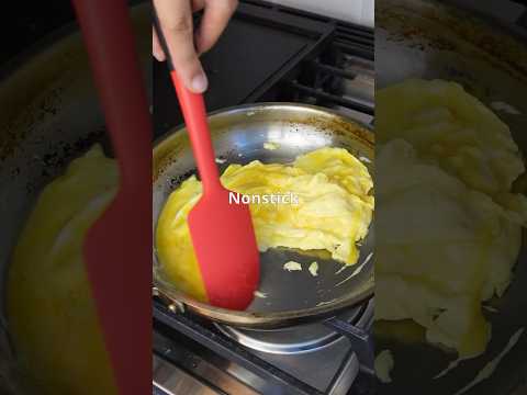 How to cook eggs on stainless steel