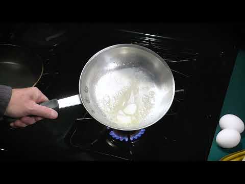 How to fry over easy eggs Waffle House style !