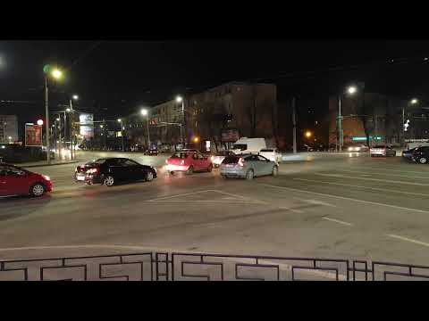 Intersectie Ţutora Iasi Seara   Acorzi prioritate cand virezi stanga  (zona Podul Ros)