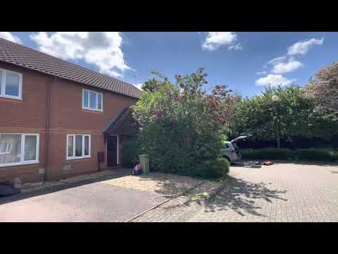 FOR SALE - Dorking Close - £250,000