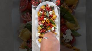 סלט קפרזה עם קרוטוני רביולי מוצרלה שמכינים בלי מאמץ #קשהלאקשה #יאבלולושמבלולו