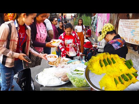Breakfast For Sales In front Garment Factory In Phnom Penh