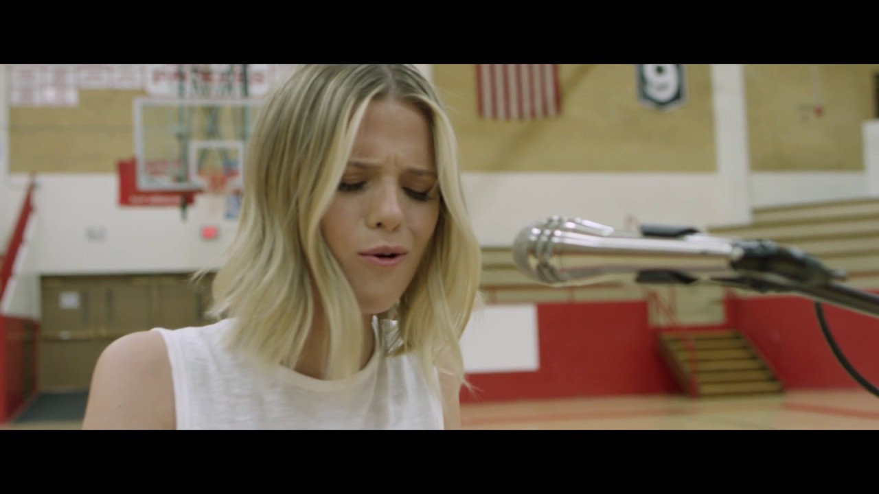 Molly Kate Kestner — It’s You (live)