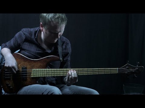 How to use your Thumb to pluck the Strings