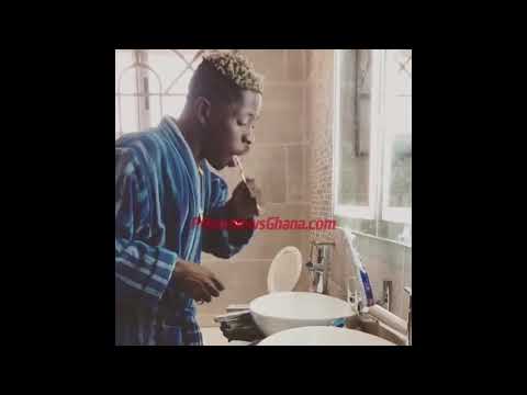 Shatta Wale follows Mayweather and 50 Cent in the money show off