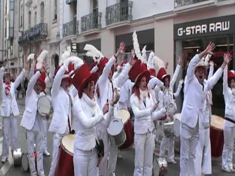 Percussions Bresiliennes - Alegria de Tours - Decembre 2009 - Rue de Bordeaux - Batucada