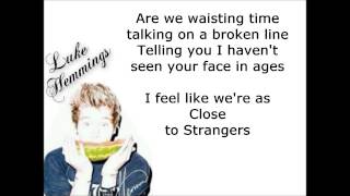 5SOS - Close As Strangers (Lyrics Video)