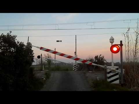 Passaggio a livello Gamalero (AL) Fs64 - Level crossing - Bahnübergang