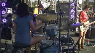 Warpaint - Beetles (Coachella 2011)