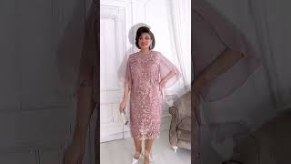 Pudrově růžové pouzdrové šaty "Julianna" s netopýřími šifonovými rukávy - vel. 50