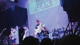 Lumalapit - The Juans