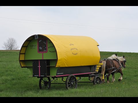 download lagu mp3 mp4 Drme Roulottes Vacances, download lagu Drme Roulottes Vacances gratis, unduh video klip Drme Roulottes Vacances