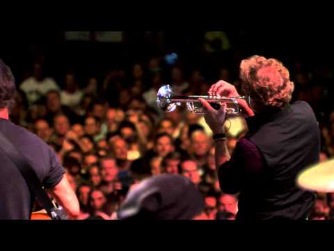 Bruce Springsteen - "Stayin' Alive" (Brisbane, 02/26/14)