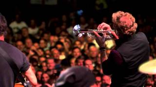 Video thumbnail of "Bruce Springsteen - "Stayin' Alive" (Brisbane, 02/26/14)"
