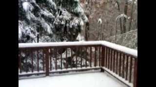 preview picture of video 'First snowfall of 2011 in New Fairfield, Connecticut on Halloween'