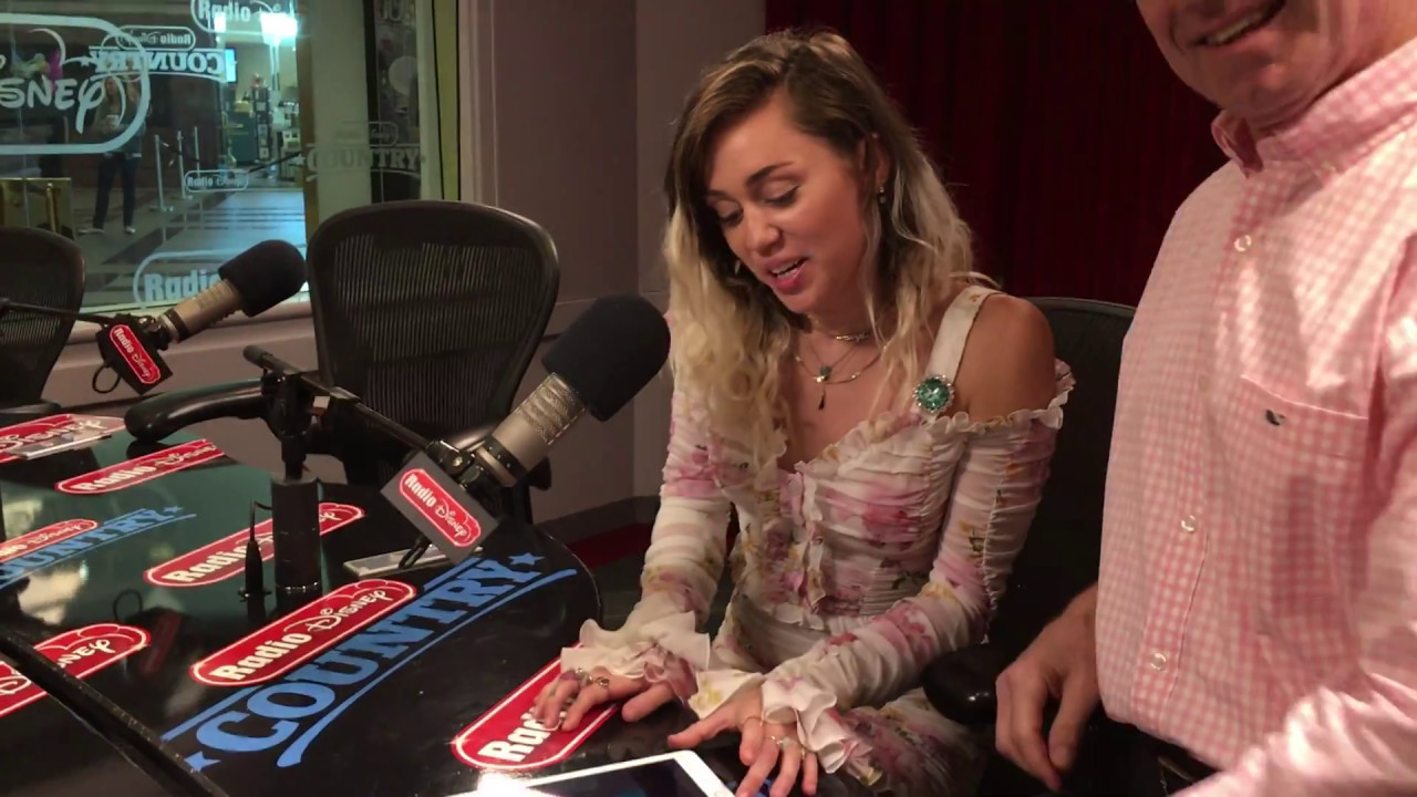 Miley Cyrus' Hannah Montana Audition | Radio Disney - YouTube
