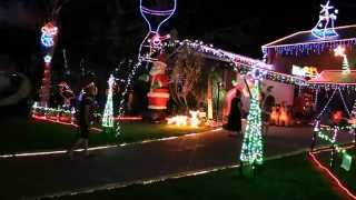 preview picture of video 'Christmas Lights Gladstone 2014 Part 2 - Preview'