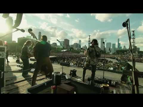 Billy Strings performs "Dust in a baggie" live at Lollapalooza in Chicago