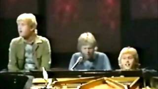 LIVE!!! Harry Nilsson  Walk Right Back/ Cathy&#39;s Clown/ Let the Good Times Roll