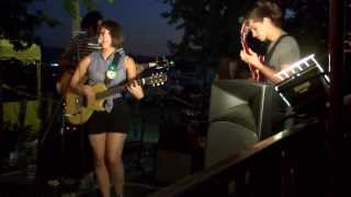 PE LIVE: Summer Twins performing "I Don't Care"