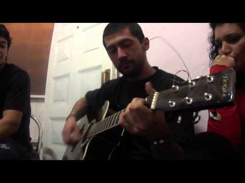 guitarreada en casa,cantando fer y nico