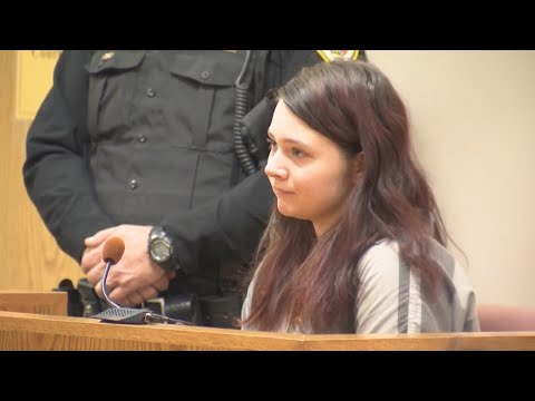 ミーガン・ボスウェル、行方不明の幼児エブリンの母、ブリストル司法センターの裁判所に出頭 202年3月2日 (Megan Boswell, mother of missing toddler Evelyn, appears in Bristol Justice Center court 2 March 202)