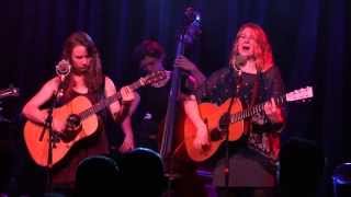 Della Mae \ No Expectations \ Port City Music Hall