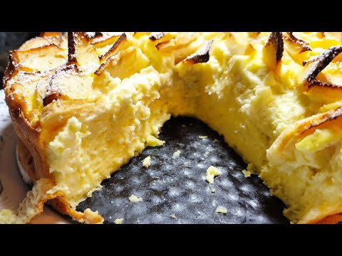 Hai 2 mele  e lo yogurt? Fai questa torta di mele dietetica senza burro, latte e olio. Solo 130 Kcal