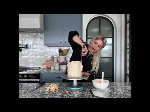 Jenna Rae Cakes Tutorial- How to decorate our signature Cookie Dough Cake!