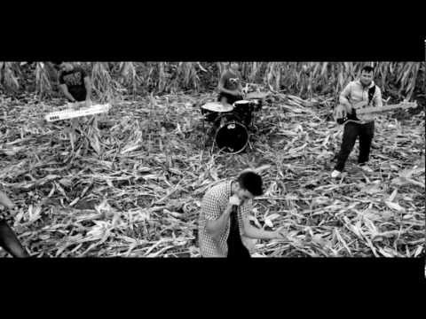 Copie a Smiley - Love is for free feat. Pacha Man [Official Video On BomTops] [HD]