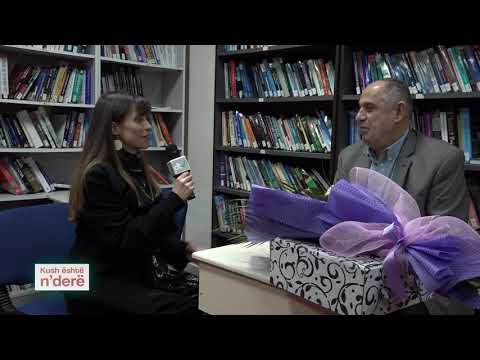 Kush është n'derë - Muhamet Mustafa