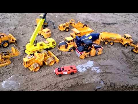 THE BEST TOYS joal on the BEACH | We build a road in the sand