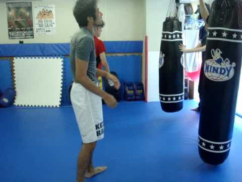 サンドバッグ痛てぇ【誰でもKICK!】