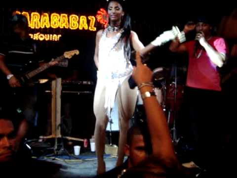 PAOLLA BURTNER RAINHA DO CARNAVAL DE ALAGOAS 2011